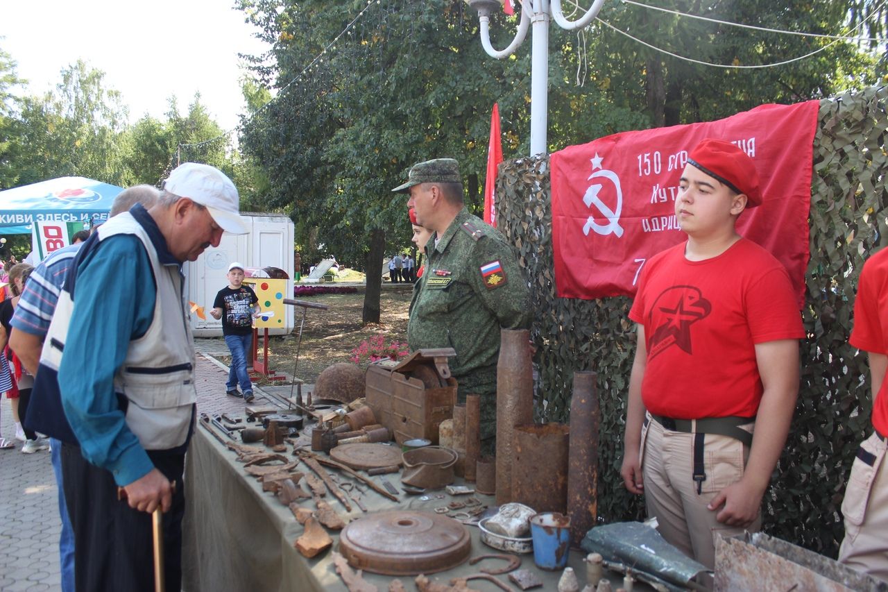 Әлмәтлеләр Татарстан Республикасы көнен бәйрәм итте [+ФОТОЛАР]