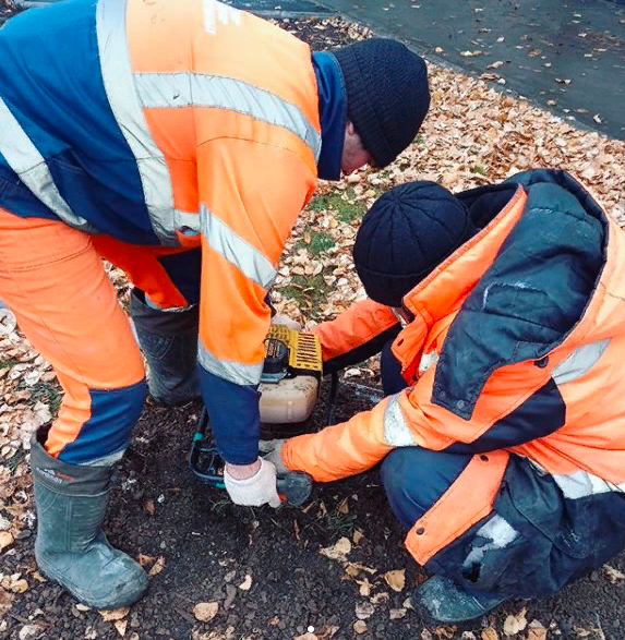 Әлмәт урамнарының берсендә яңа юл билгеләре урнаштырылды