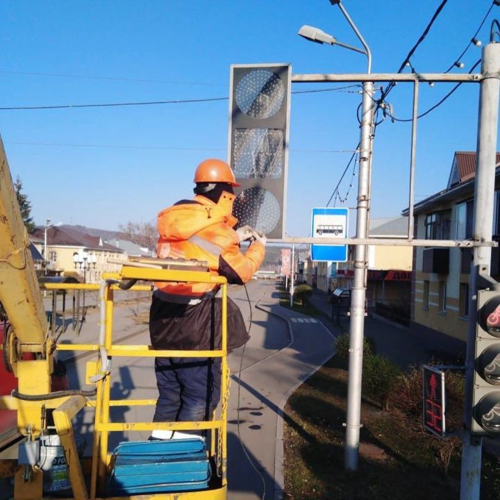 В Альметьевске установили новый светофор