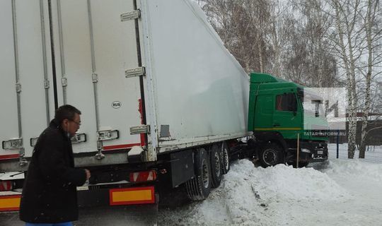 В Татарстане фура сбила пешеходов на зебре