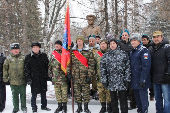 Шәһәр паркында Советлар Союзы Герое Василий Маргеловка һәйкәл ачылды