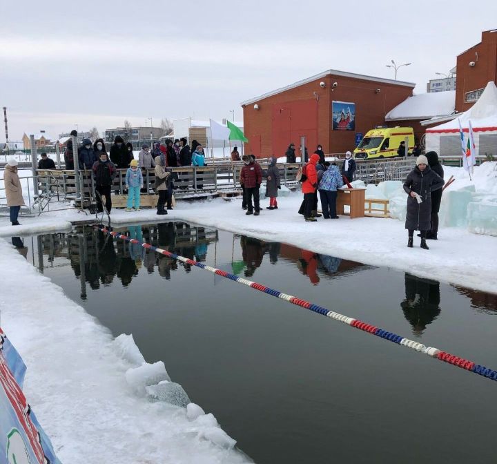 Әлмәттә кышкы йөзү буенча республика чемпионаты узды