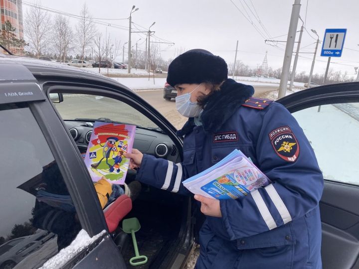 Әлмәт ЮХИДИ хезмәткәрләре “Бала – төп пассажир” акциясе уздырды