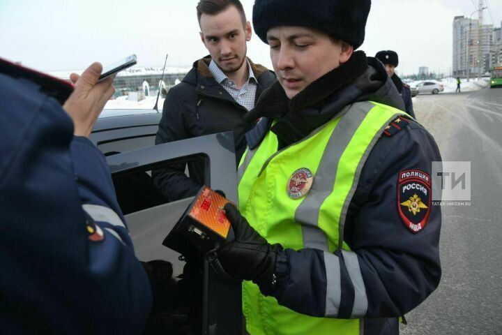 Әлмәттә тонировка буенча рейд вакытында 11 тәртип бозучыны ачыклаганнар