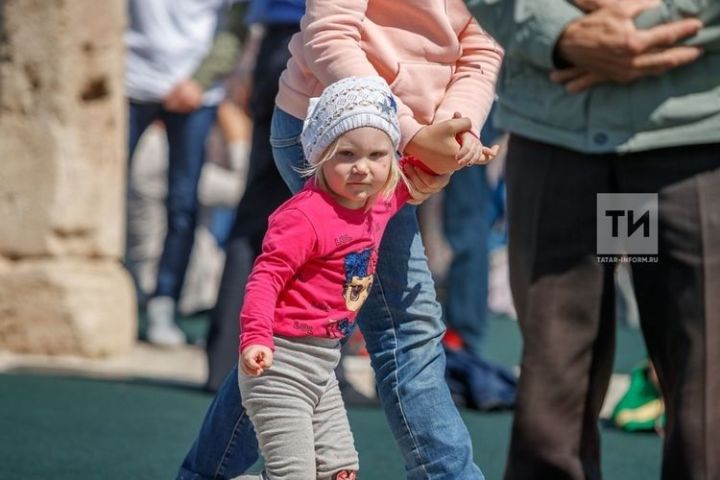 Выплаты матерям-одиночкам в 2021 году: какие положены и как их получить