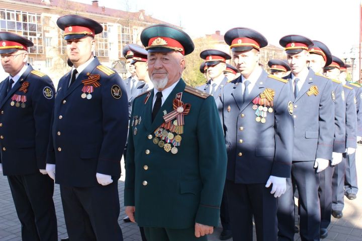 Әлмәттә яшәүче отставкадагы эчке служба подполковнигы Әмин Хәсәновка 80 яшь тулды