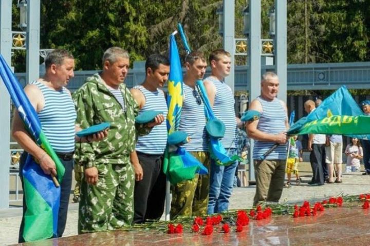 Әлмәттә Һава-десант гаскәрләре көнен уздырдылар