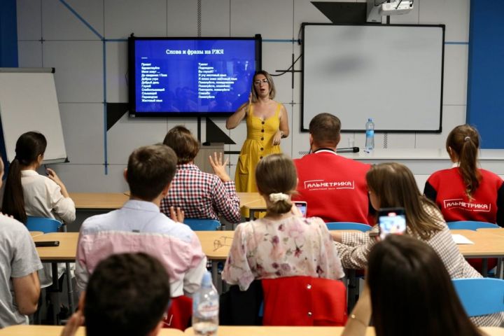 «Алтын алмалар турында әкиятләр» паблик-арт программасы рус телендә ишарәләр белән видео циклы чыгарды