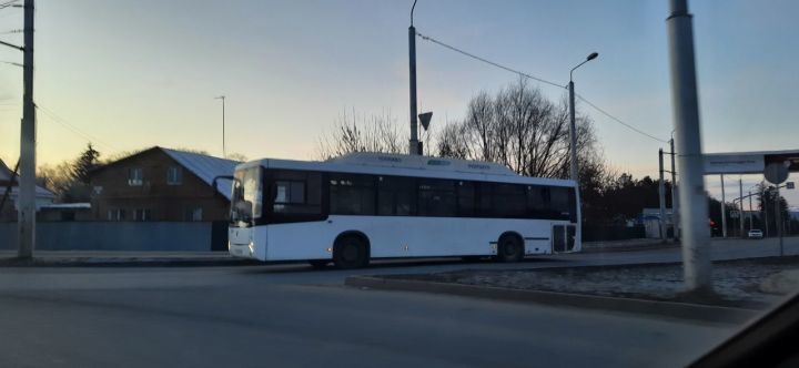 Әлмәттә "виртуаль" карта белән транспортта йөрү өчен түләү туктатылды