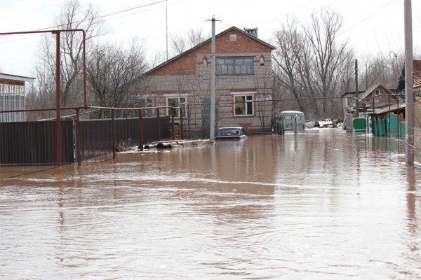 Сулар гөрләп акканда...