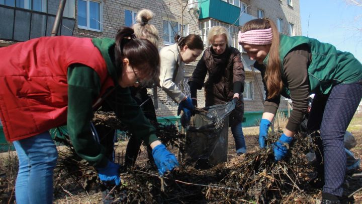 Әлмәттә гомумрайон өмәсенә 10 000  кеше чыкты