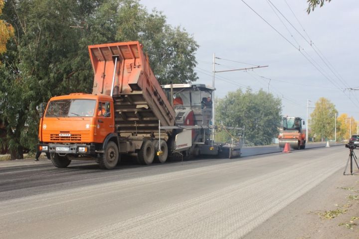 Әлмәт районында Яр Чаллы-Зәй – Әлмәт автомобиль юлы участогын төзекләндерү бара