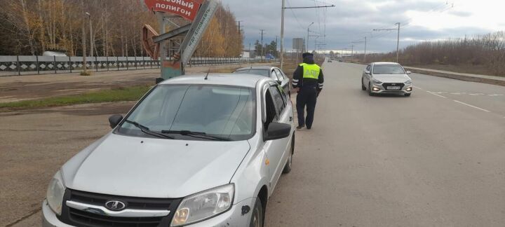 Әлмәттә «Тоннель» рейды вакытында автоинспекторлар юл хәрәкәте кагыйдәләрен бозуның 10 очрагын ачыклаган