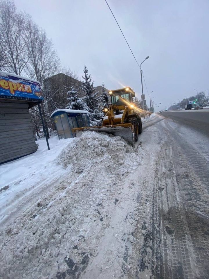 Әлмәт урамнарыннан 1 мең кубометрдан артык кар чыгарылган