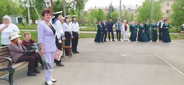 Әлмәттә Ленин урамындагы 25 нче йорт активистлары ишегалды бәйрәме оештырдылар