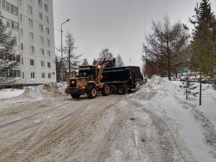 Бер төн эчендә Әлмәттән 3 мең тоннадан артык кар чыгарылган