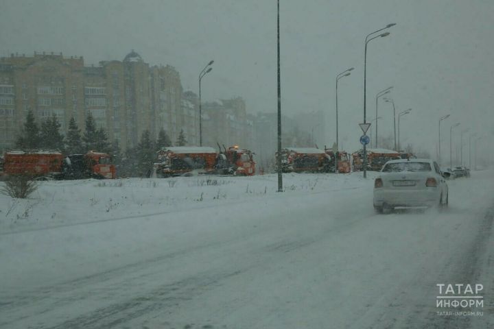 Атна уртасында кар ява башлаячак: автоинспекторлар әлмәтлеләрне саклык чарлары турында онытмаска чакыра