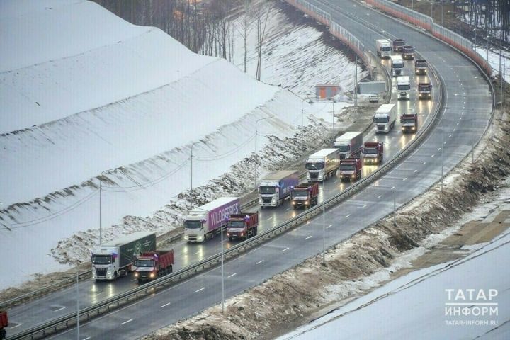 Машиналар сатып алу белән шөгыльләнүче әлмәтле 3 млн сумлык таможня түләүләрен түләмәүдә гаепләнә